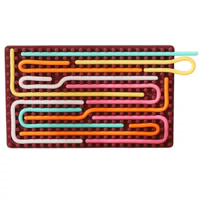 Sensoryczna tablica aktywności – silikonowa, dwustronna, z kolorowymi sznurkami