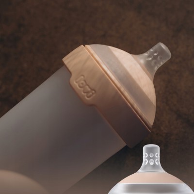 Butelka do karmienia LOVI Mammafeel 250 ml ze smoczkiem dynamicznym 21/596 3m+ Butelka do karmienia LOVI Mammafeel 250 ml ze smoczkiem dynamicznym 21/596 3m+