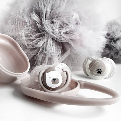 Smoczek silikonowy dynamiczny LOVI 6-18 m 2 szt. Buddy Bear 22/865 Smoczek silikonowy dynamiczny LOVI 6-18 m 2 szt. Buddy Bear 22/865