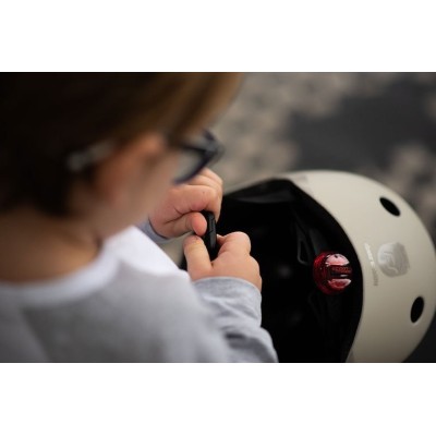 Kask dziecięcy Scoot & Ride S-M – lekki, regulowany, z lampką LED Kask dziecięcy Scoot & Ride S-M – lekki, regulowany, z lampką LED