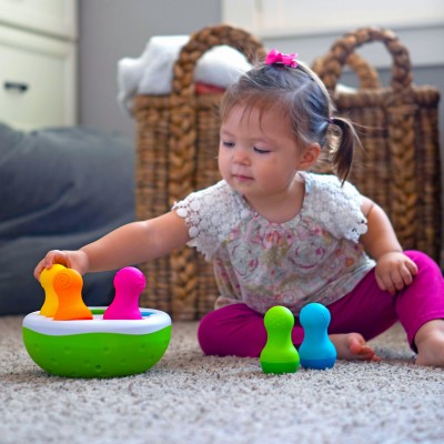 SpinnyPins Fat Brain Toys – sorter i wańki wstańki sensoryczne dla dzieci 18m+