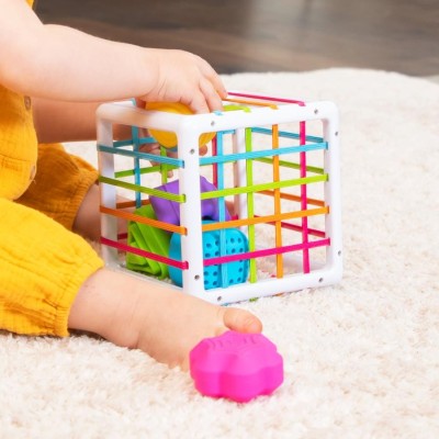 InnyBin Fat Brain Toys – elastyczna kostka sensoryczna z sorterem i klockami