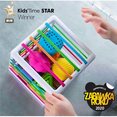 InnyBin Fat Brain Toys – elastyczna kostka sensoryczna z sorterem i klockami