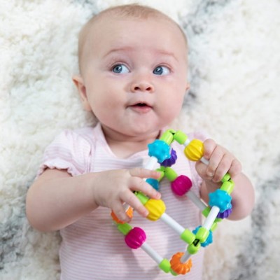 Quubi Fat Brain Toys – sześcian manipulacyjny i gryzak sensoryczny dla dzieci 6m+