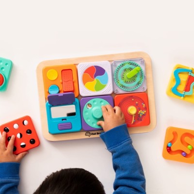 PlayTab – tablica aktywności z magnetycznymi modułami dla dzieci 12m+