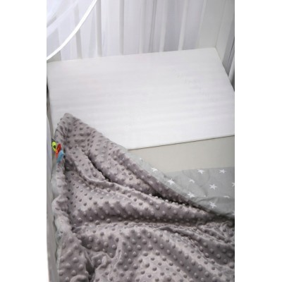 Poduszka klin Babymam 30x38 cm z poszewką PREMIUM – komfortowy i bezpieczny sen dziecka