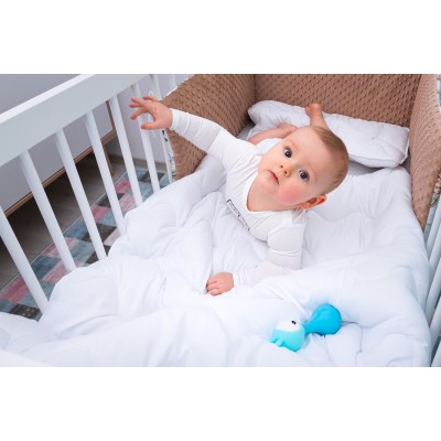 Hipoalergiczne wypełnienie pościeli 120x90 – Kołderka i poduszka dla niemowląt | Babymam Hipoalergiczne wypełnienie pościeli 120x90 – Kołderka i poduszka dla niemowląt | Babymam