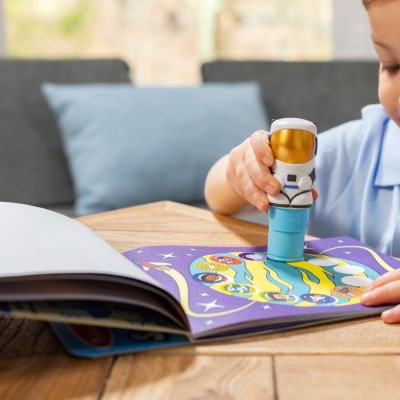 Sticker WOW! Astronauta – książeczka ze stemplem i 300 naklejkami | Zabawka Roku 2024