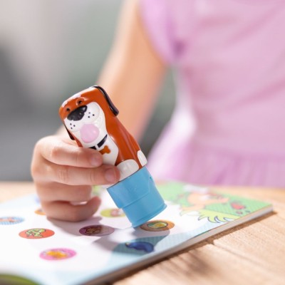 Sticker WOW! Piesek – książeczka ze stempelkiem i naklejkami | Zabawka Roku 2024 | Melissa & Doug