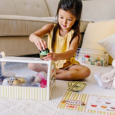Drewniana lodziarnia Melissa & Doug – edukacyjna zabawka sklepikowa dla dzieci 3+