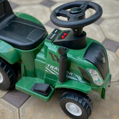 Jeździk traktor dla dzieci 12m+ – bezpieczna i interaktywna zabawka Jeździk traktor dla dzieci 12m+ – bezpieczna i interaktywna zabawka