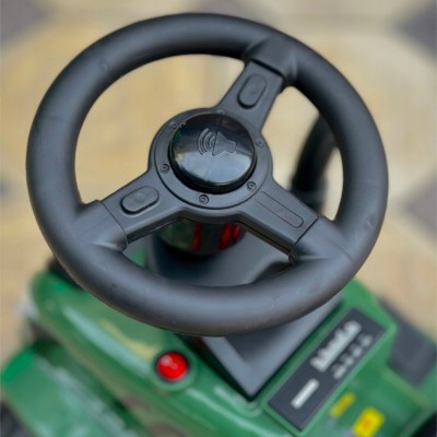 Jeździk traktor dla dzieci 12m+ – bezpieczna i interaktywna zabawka Jeździk traktor dla dzieci 12m+ – bezpieczna i interaktywna zabawka