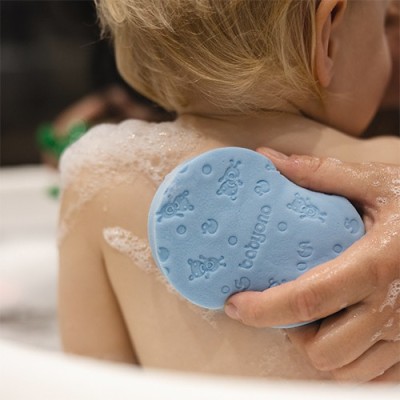 Pastelowa gąbka do kąpieli dla niemowląt – miękka, hipoalergiczna, bezpieczna | 4mini.pl