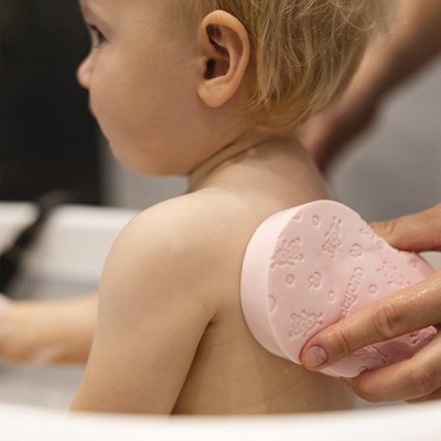 Pastelowa gąbka do kąpieli dla niemowląt – miękka, hipoalergiczna, bezpieczna | 4mini.pl