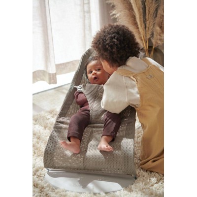 Leżaczek BabyBjörn Bliss Mesh Szary Beż – ergonomiczny, bezpieczny i wygodny dla dziecka Leżaczek BabyBjörn Bliss Mesh Szary Beż – ergonomiczny, bezpieczny i wygodny dla dziecka