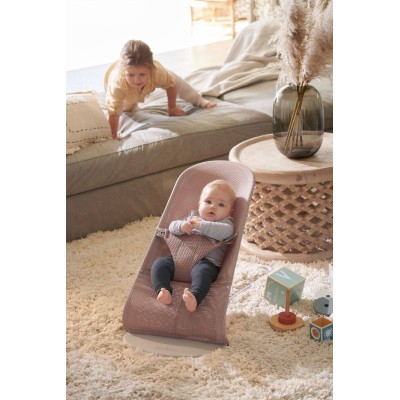 Leżaczek BabyBjörn Bliss Mesh Ciemny Róż – ergonomiczny, bezpieczny, przenośny i komfortowy dla dziecka Leżaczek BabyBjörn Bliss Mesh Ciemny Róż – ergonomiczny, bezpieczny, przenośny i komfortowy dla dziecka