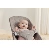 Leżaczek BabyBjörn Bliss Woven Petal Quilt Piaskowoszary – ergonomiczny, certyfikowany, przenośny i wygodny dla dziecka