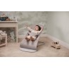 Leżaczek BabyBjörn Bliss Woven Petal Quilt Piaskowoszary – ergonomiczny, certyfikowany, przenośny i wygodny dla dziecka