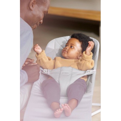 Leżaczek BabyBjörn Bliss Woven Petal Quilt Jasnoszary – ergonomiczny, certyfikowany, przenośny i wygodny dla dziecka Leżaczek BabyBjörn Bliss Woven Petal Quilt Jasnoszary – ergonomiczny, certyfikowany, przenośny i wygodny dla dziecka