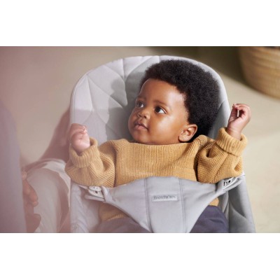 Leżaczek BabyBjörn Bliss Woven Petal Quilt Jasnoszary – ergonomiczny, certyfikowany, przenośny i wygodny dla dziecka Leżaczek BabyBjörn Bliss Woven Petal Quilt Jasnoszary – ergonomiczny, certyfikowany, przenośny i wygodny dla dziecka