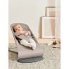 Leżaczek BabyBjörn Bliss Woven Piaskowoszary z ramą ciemnoszarą – ergonomiczny, przenośny, wygodny i certyfikowany