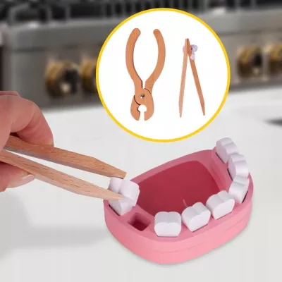 Drewniany zestaw lekarza i dentysty 2w1 dla dzieci z króliczkiem – zabawka edukacyjna w walizce, która uczy empatii