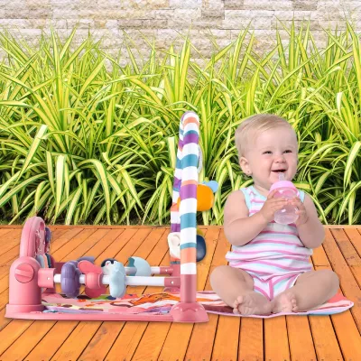 Mata edukacyjna z pianinkiem i grzechotkami dla niemowląt – interaktywna zabawa, muzyka i rozwój zmysłów od pierwszych dni życia