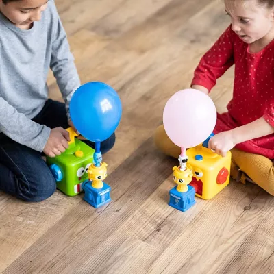 Zestaw do makijażu dla dzieci  Kuferek jednorożec z kosmetykami i biżuterią – bezpieczna zabawa w stylizację i kreatywność