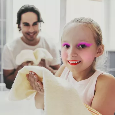 Kuferek kosmetyków Mała Syrenka – zestaw makijażowy dla dzieci | Bezpieczna zabawa, kreatywność i prezent dla dziewczynki