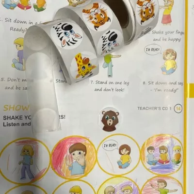 Naklejki motywacyjne dla dzieci 500 szt. – nagrody, rozwój, pozytywne zachowania