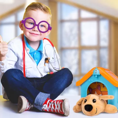 Zestaw Mały Weterynarz – piesek pluszowy, buda i akcesoria weterynaryjne