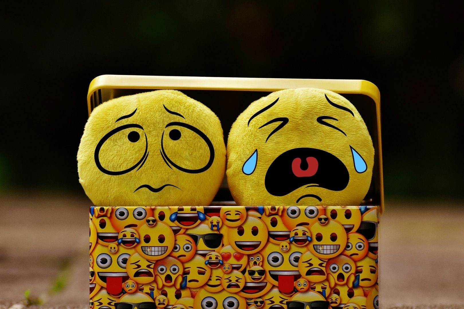 Zabawki wspierające rozwój emocjonalny dziecka — jak pomagają w nauce empatii i radzenia sobie z emocjami?