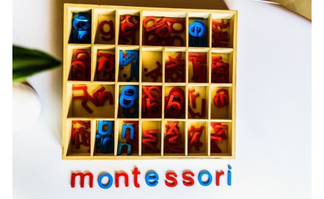 Zabawki Montessori — czym są i dlaczego warto je wybrać dla swojego dziecka?